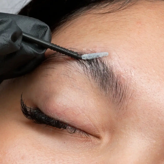Foto Model Penggunaan Browlift kit