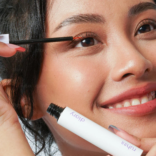 Penggunaan lash brow serum di area Mata