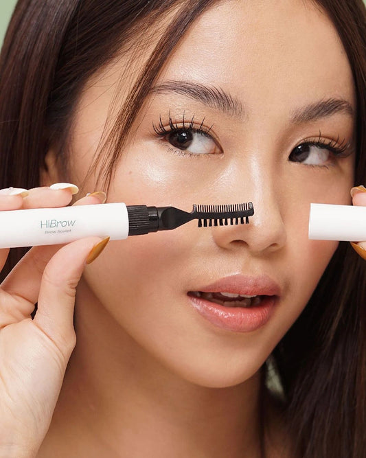 Cara Menggunakan Eyebrow Mascara untuk Membentuk Alis, Dijamin Anti Gagal!